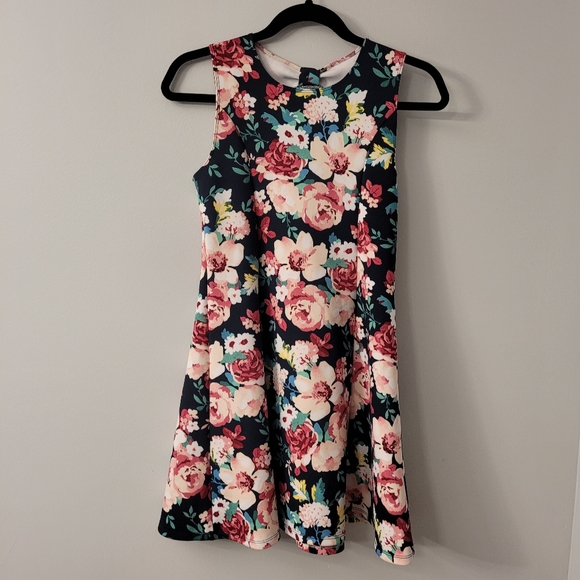 Abercrombie Kids Black Floral Dress Size 15/16 - Picture 2 of 8